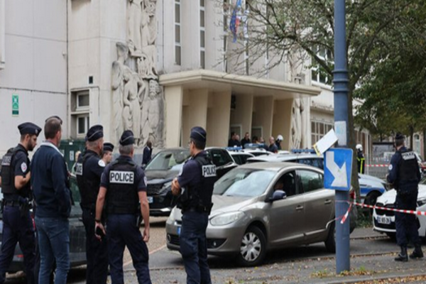 Paris Terror Attack: One Killed, Two Injured by ‘Allahu Akbar’ Knifeman